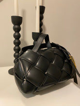 Load image into Gallery viewer, waverly crossbody bag