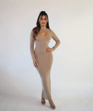 Load image into Gallery viewer, stella maxi dress