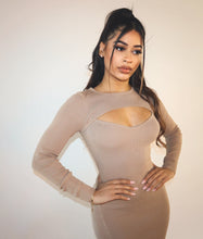 Load image into Gallery viewer, stella maxi dress